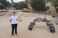 Michał Kołodyński, student lotnictwa i kosmonautyki na stażu w NASA JPL w Kalifornii,