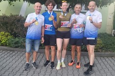Drużyna Klubu Biegacza PRz wsparat rodzinami podczas biegu w Łańcucie