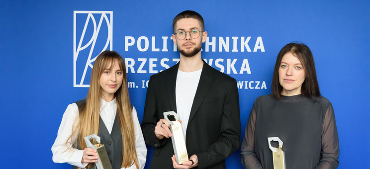 Od lewej: mgr inż. arch. Paulina Więcek, mgr inż. arch. Przemysław Dybaś, dr inż. Joanna Krasoń,